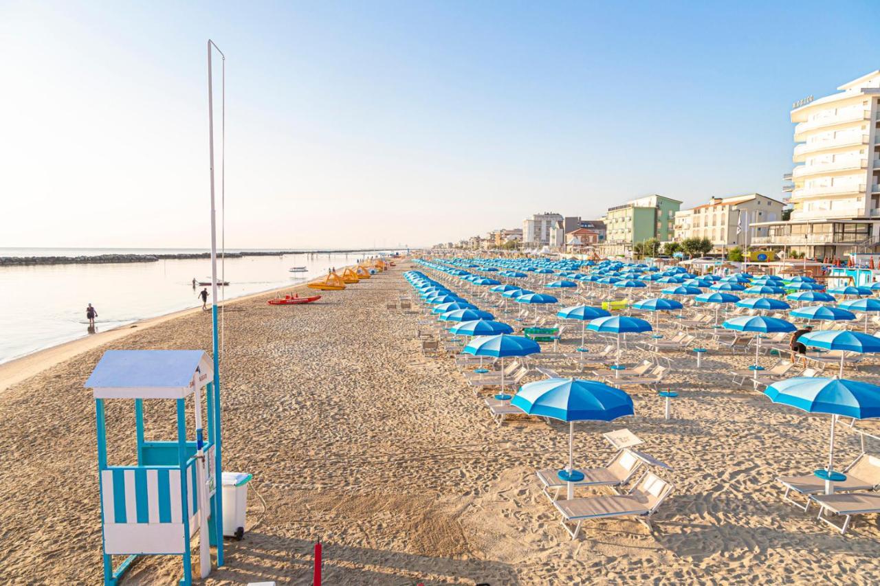 Hotel Cola Frontemare Bellaria-Igea Marina Exterior foto