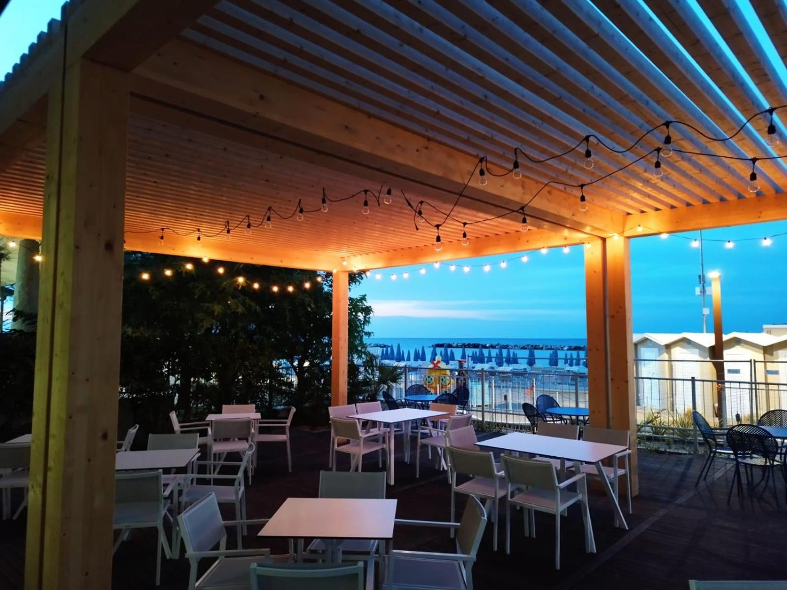 Hotel Cola Frontemare Bellaria-Igea Marina Exterior foto