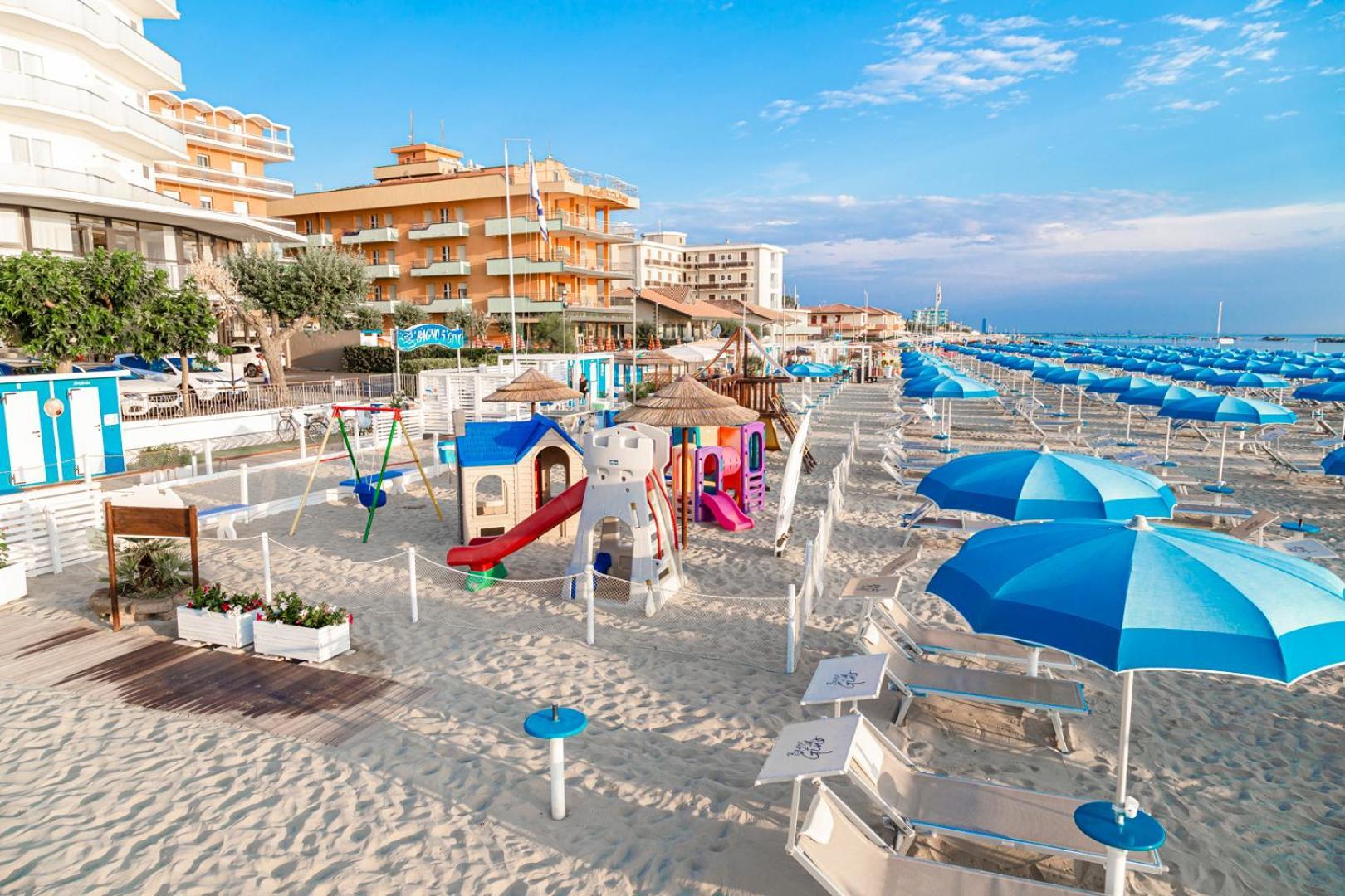 Hotel Cola Frontemare Bellaria-Igea Marina Exterior foto