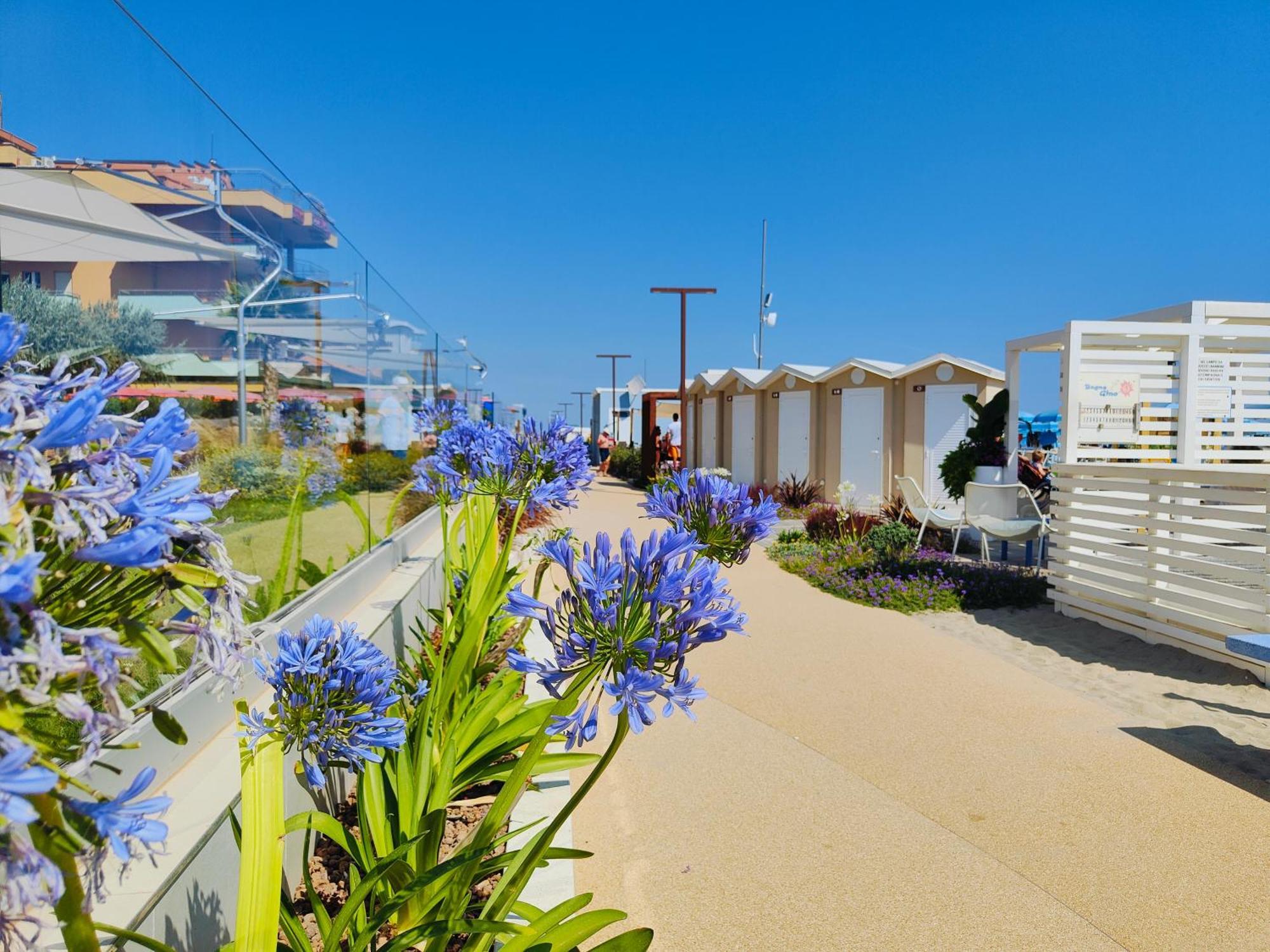 Hotel Cola Frontemare Bellaria-Igea Marina Exterior foto