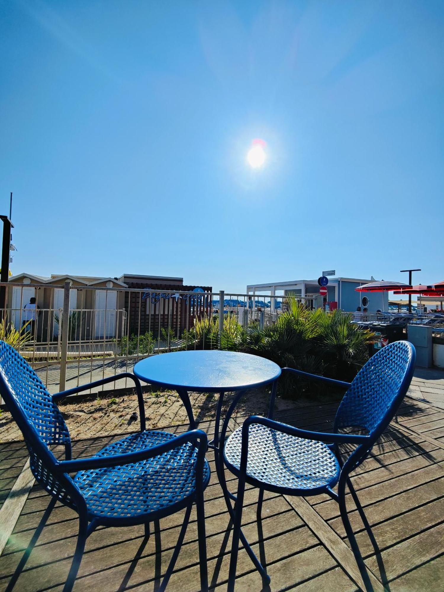 Hotel Cola Frontemare Bellaria-Igea Marina Exterior foto