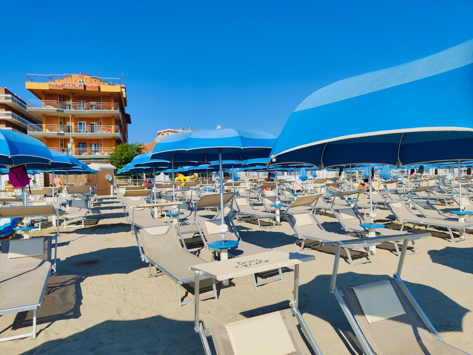 Hotel Cola Frontemare Bellaria-Igea Marina Exterior foto