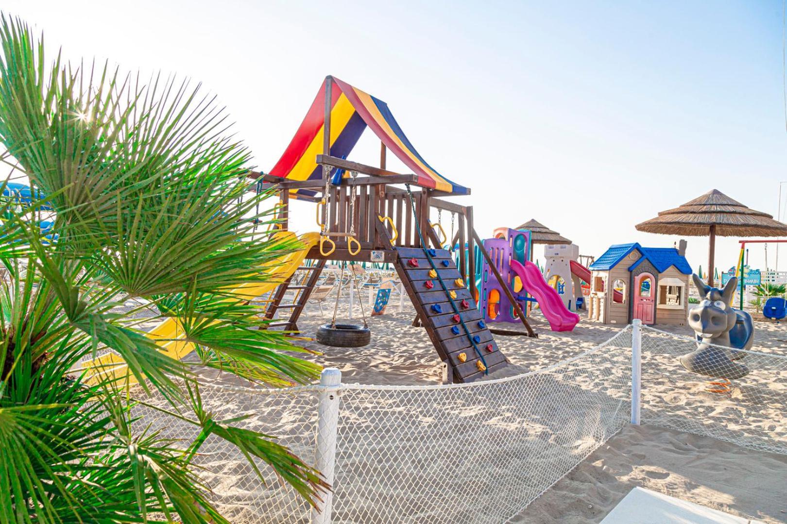 Hotel Cola Frontemare Bellaria-Igea Marina Exterior foto
