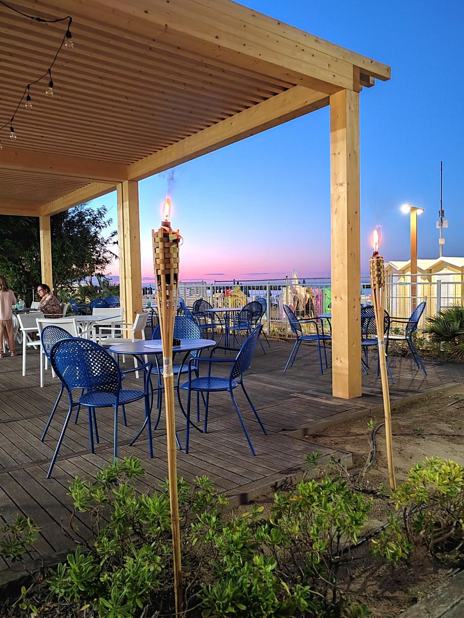 Hotel Cola Frontemare Bellaria-Igea Marina Exterior foto